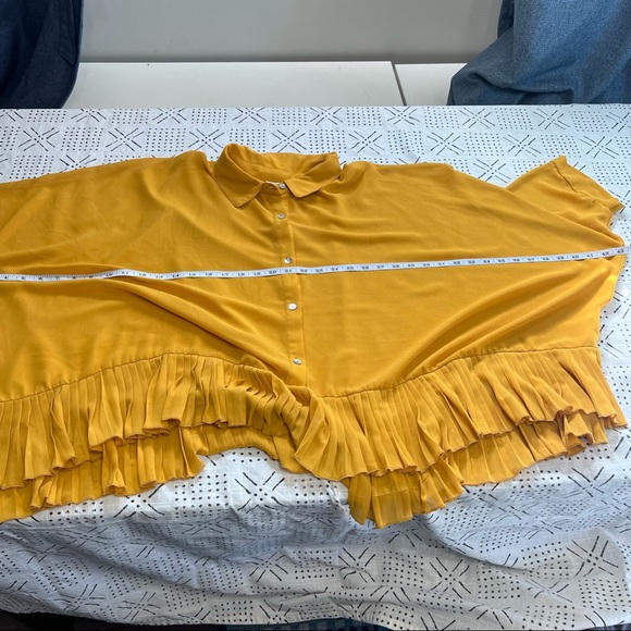 Kaktus button down cropped pleaded top Large - Picture 6 of 11